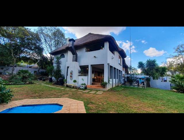 6 BEDROOM HOUSE FOR SALE IN VAL DE GRACE